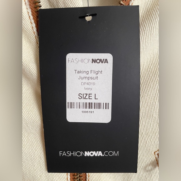 Fashion Nova “ Taking Flight Jumpsuit” . Women’s Large - Picture 6 of 6